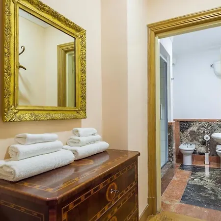 In A 1400s Building In Via Dei Coronari Piazza Navona 別荘 ローマ